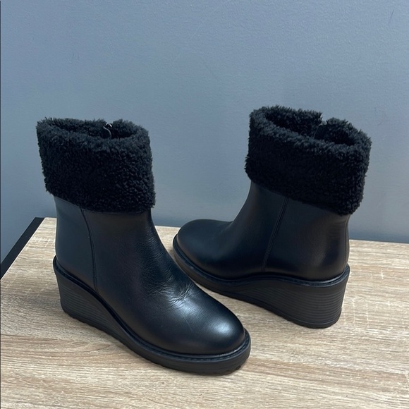 AquaDiva NWT Waterproof Wedge Ankle Boots Black  Winter Faux Fur Trim Leather 37 - Picture 12 of 12
